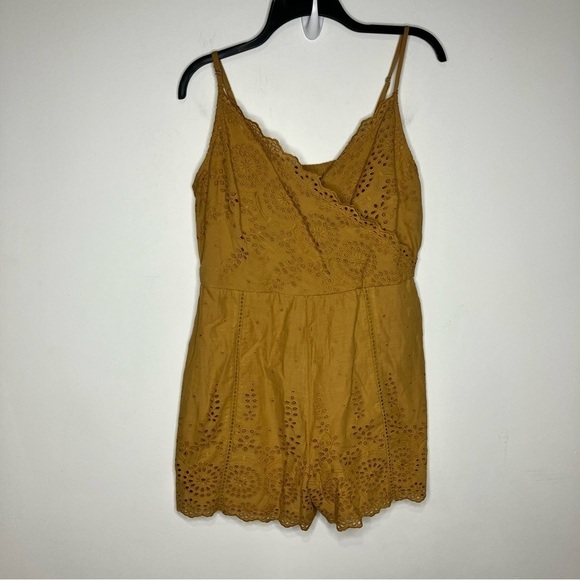 Versona eyelet romper mustard yellow size medium - Picture 2 of 9